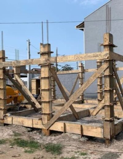 pilares de casa em construção